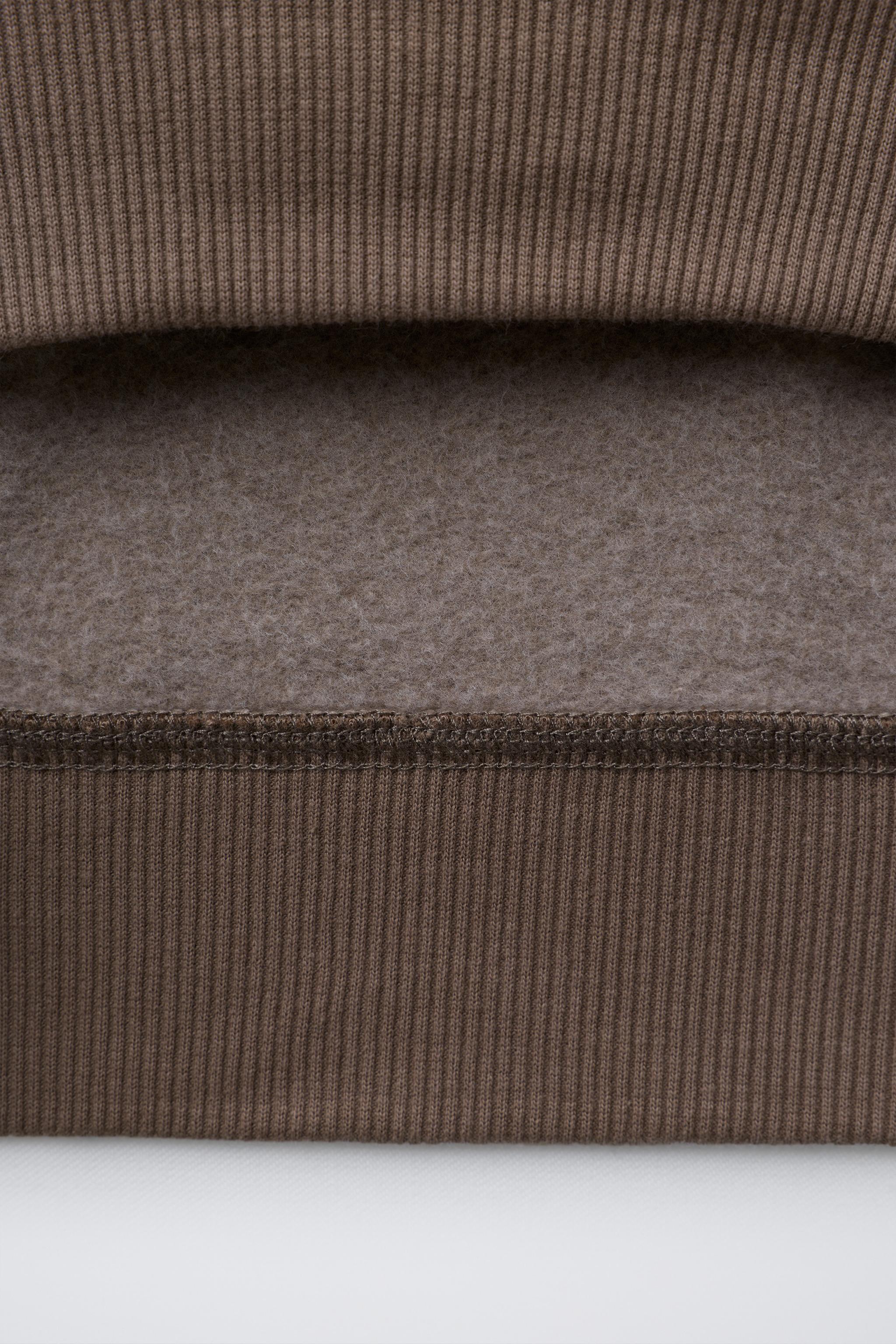 SWEAT À CAPUCHE GARFIELD © PAWS INC